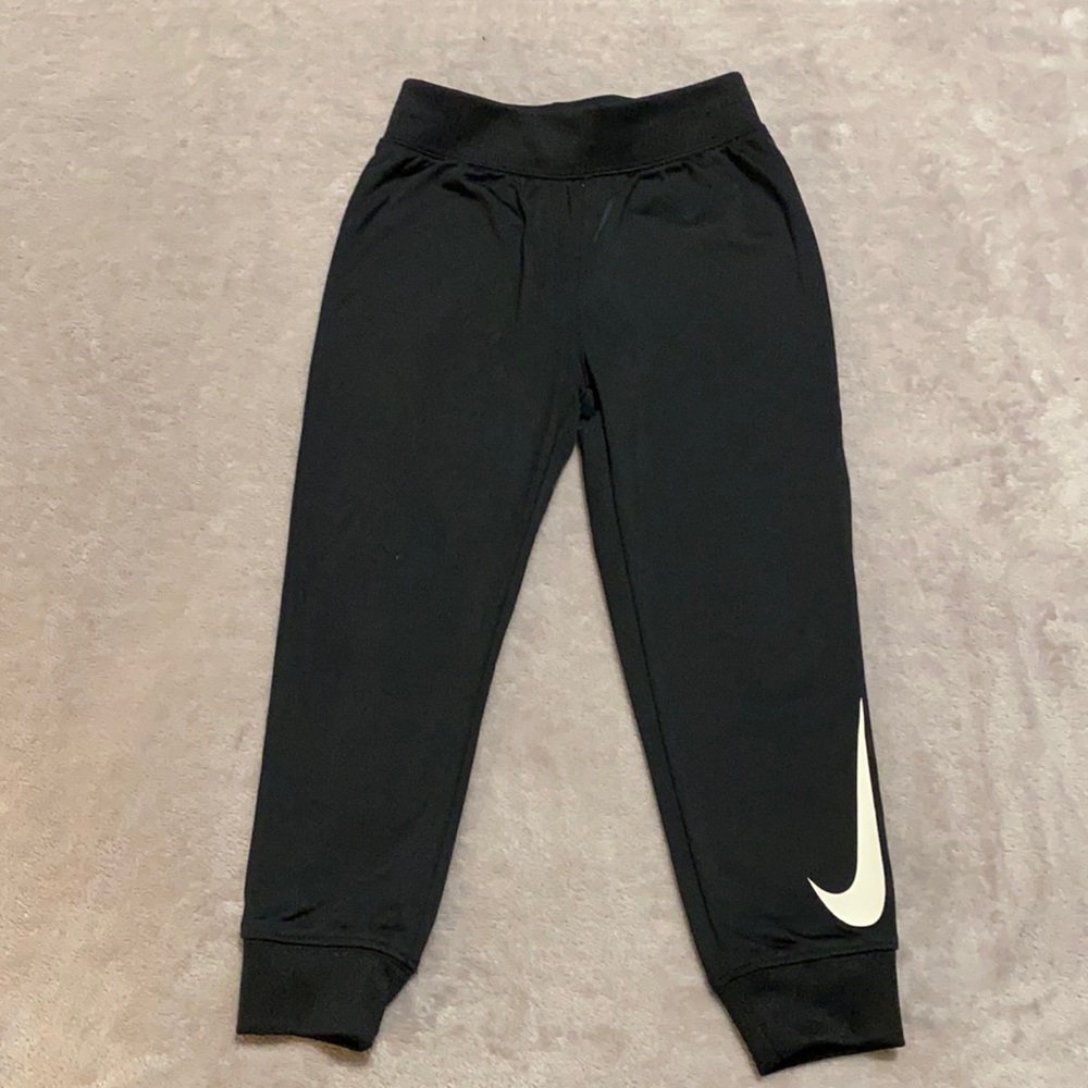 Nike kids joggers Size 4